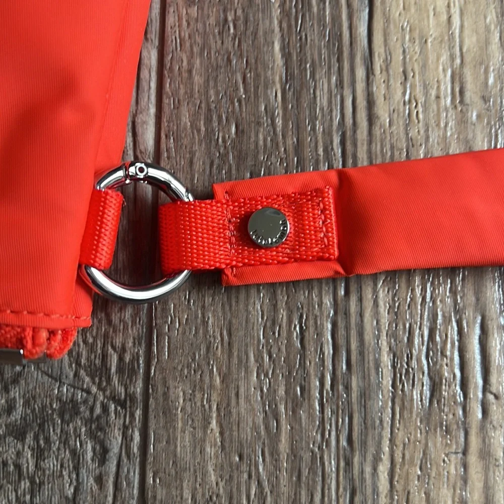 NWOT lululemon wristlet
